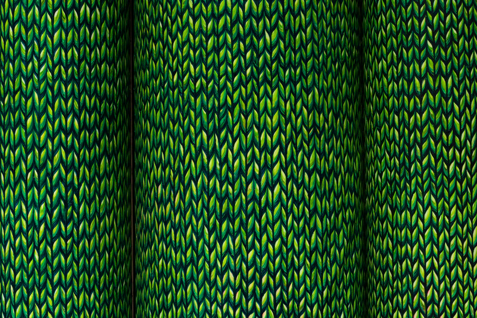 Green knitted-pattern painting detail